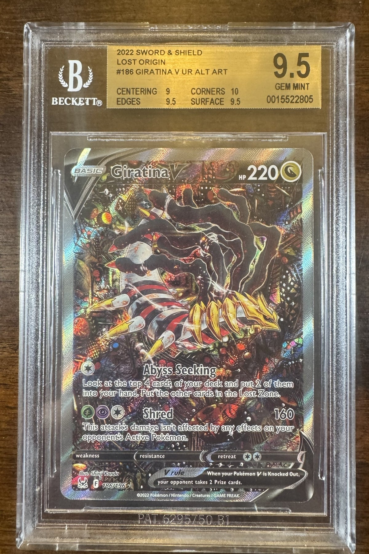 2022 Pokémon Lost Origin Giratina V Alternate Art #186/196 BGS 9.5 Gem Mint slab (front)